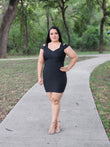 Vestido negro con cuello en V