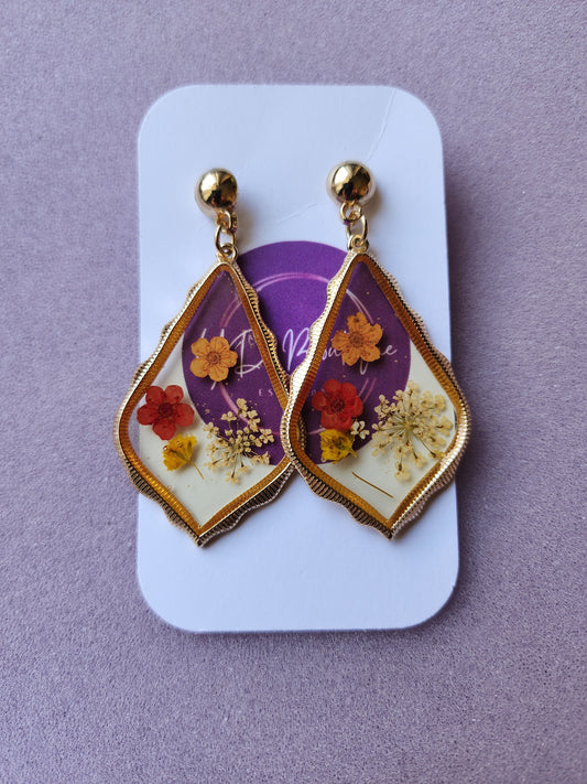 Pendientes de resina de flores rojas y naranjas secas prensadas reales