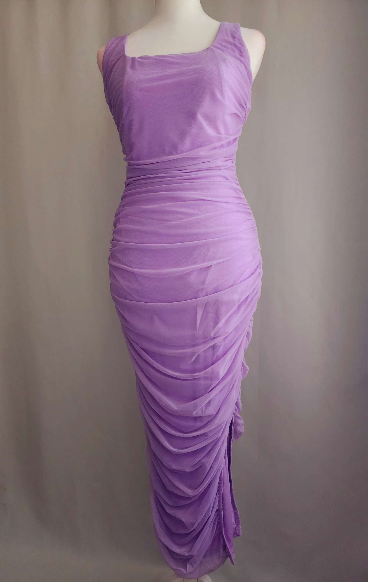 Vestido de tirantes morado