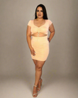Vestido ajustado con abertura y nudo con cordón fruncido