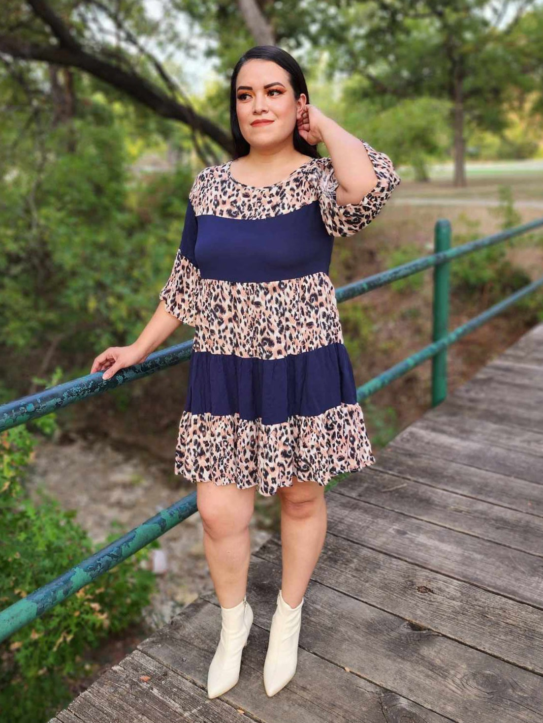 Vestido modesto con manga acampanada y estampado de guepardo