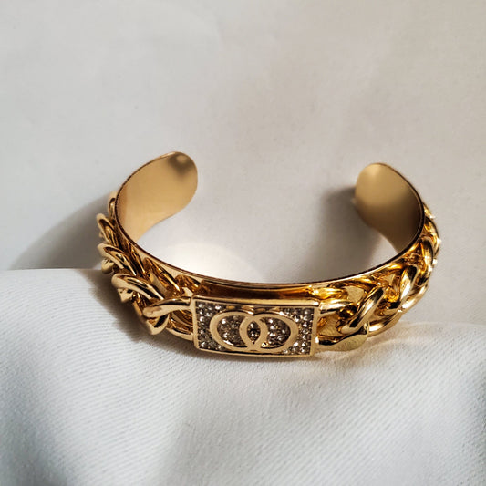 YD Boutique Bracelets Rhinestone-adorned bracelet with a double-circle pattern.